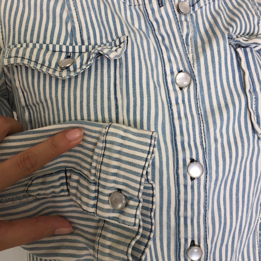 Button Down Conductor Shirt - Picture 4 of 10